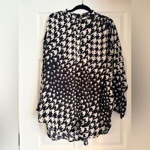 H&M Black and White Houndstooth Blouse
